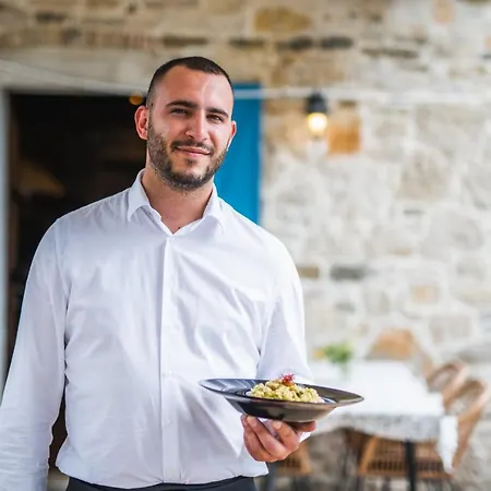 לינה וארוחת בוקר Ponte Porton Dining & Grožnjan