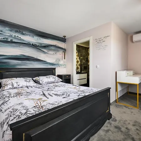 Ponte Porton Dining &