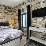 Ponte Porton Dining & Couette-café